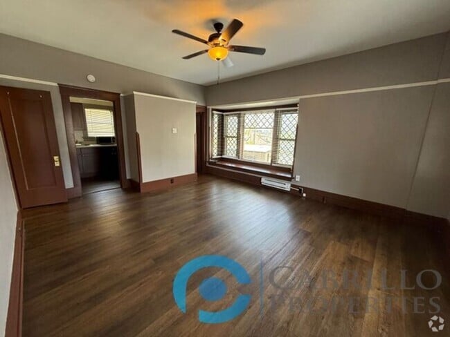 Building Photo - 2203-1 Broadway Rental