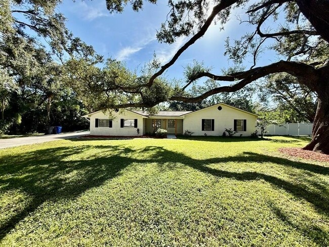 Photo - 15611 Walden Ave