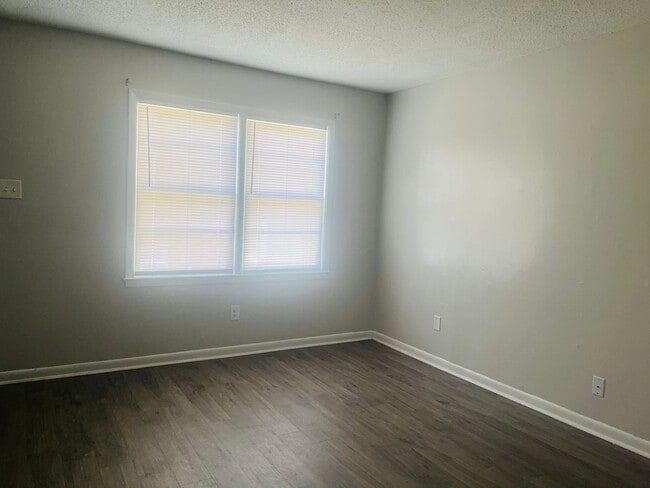 Building Photo - 131 Wall St Unit 110