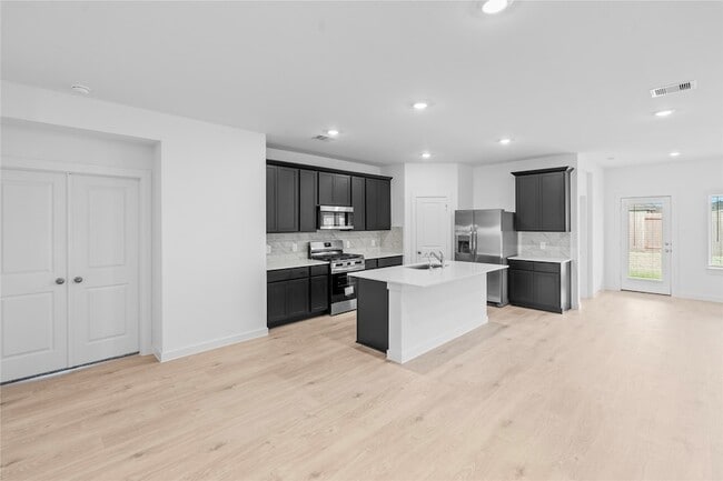 Photo - 30618 Wicklow Gdns Dr