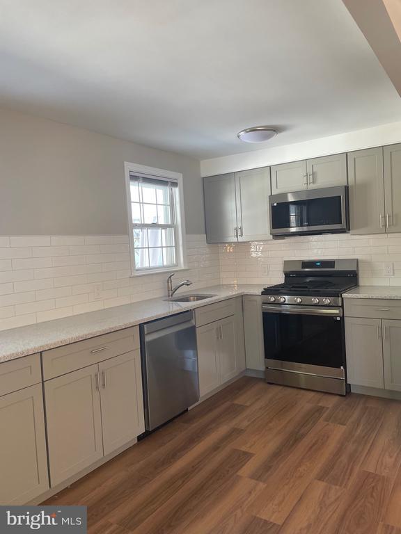 Photo - 1917 Winton Ave