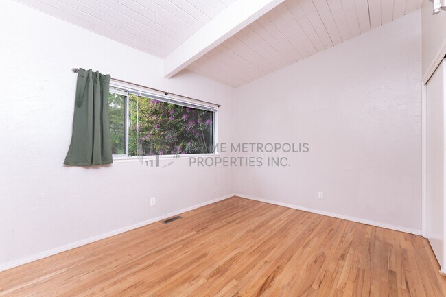 Photo - 28 21st Pl