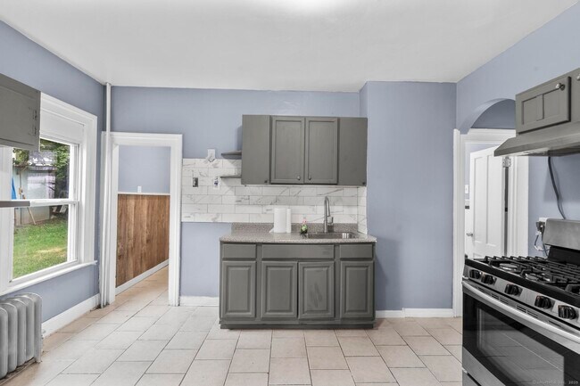 Photo - 1105 N Main St Unidad 1