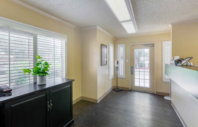 Photo - Furnished Studio-Phoenix - Scottsdale - Ol...