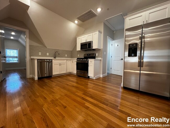Photo - 61 Gordon St Unit 3