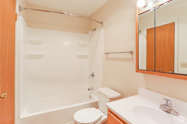 2BR, 1BA - 842SF