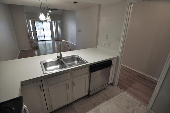 Photo - 7205 Waldon Dr Unit L204