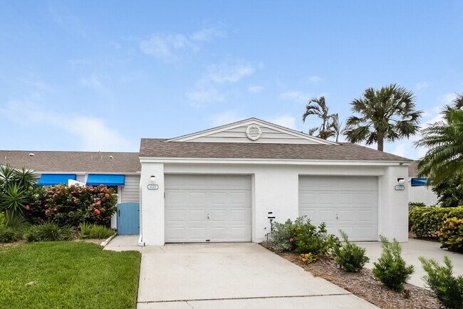 Photo - 825 Waterside Ln Townhome