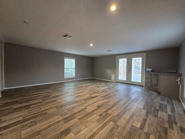 Photo - 4 bedroom 2 bath home in Seminole!