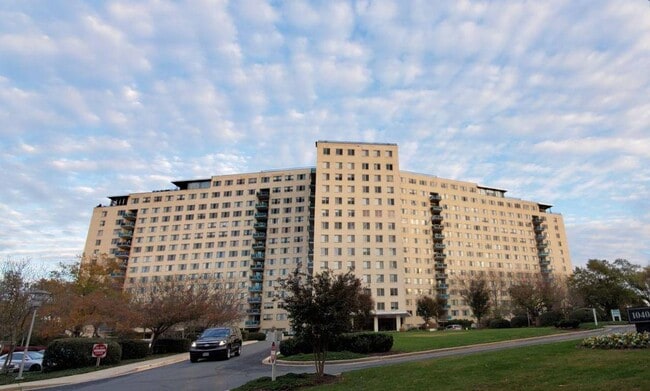 Photo - 10401 Grosvenor Pl Unit 518 10401