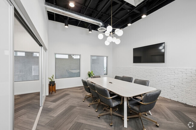HQ Business Center