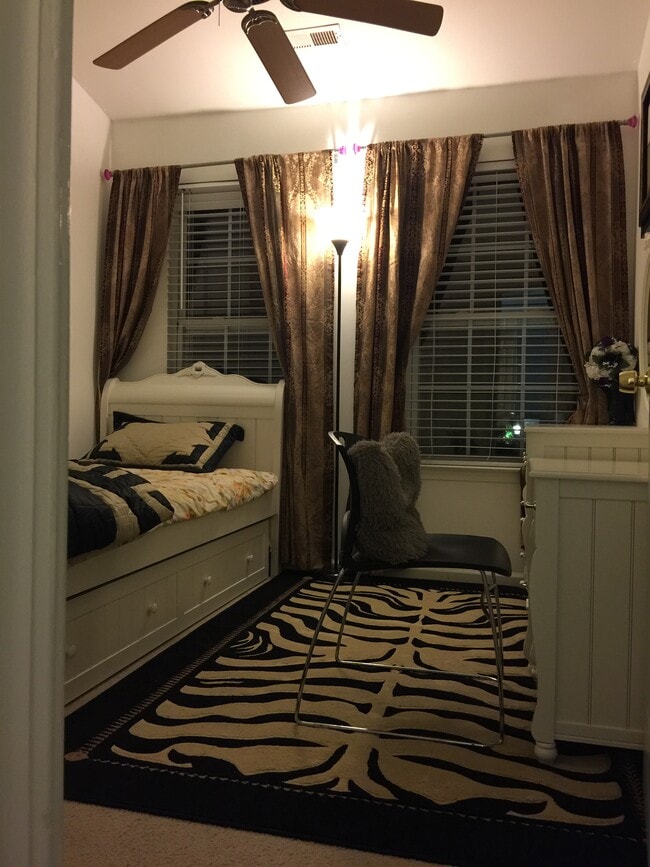 Photo - 2830 Barrymore St