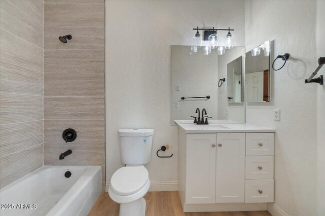 Building Photo - 1414 N Palmsprings Dr