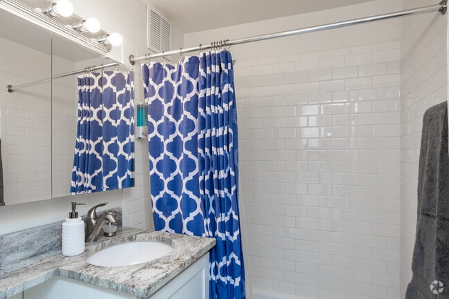 14 West Elm Apartments