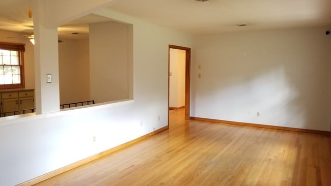 Photo - 904 Dartford Rd SW