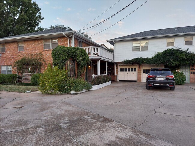 Photo - 2821 Eastgrove Ln Unit A