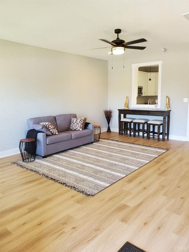 Photo - Sunburst Villas - Campbell County - Brookv...