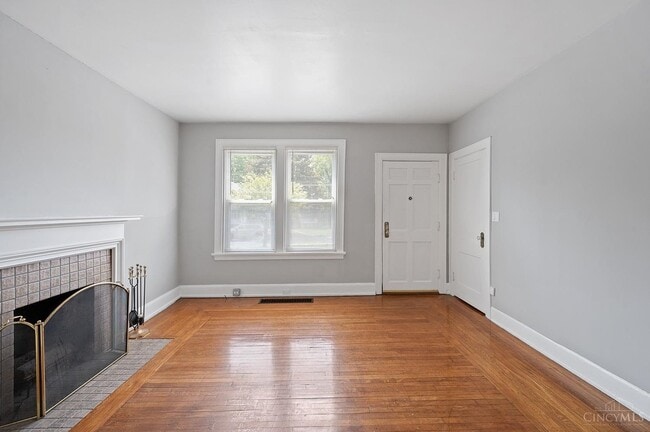 Photo - Grand Vista 6166-6170