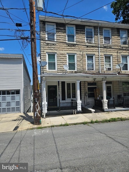 Photo - 447 Arlington St