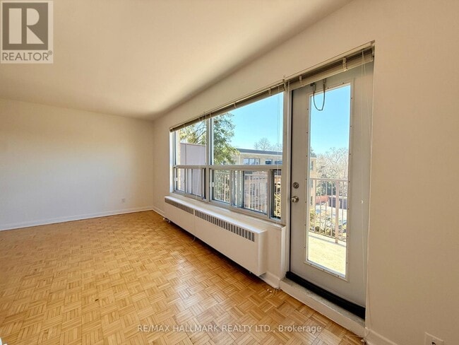 Photo - 28 Upper Canada Dr Unit 403