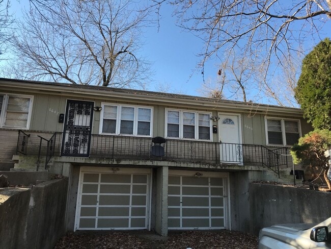 6640-6642 Askew Ave - 6640-6642 Askew Ave Apartment Unit 6640