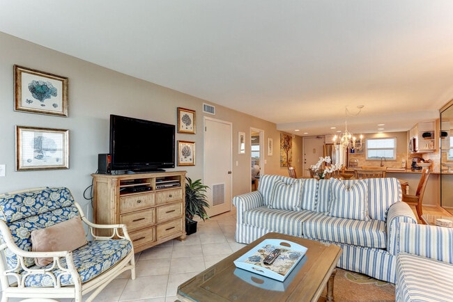 Building Photo - 3240 S Fletcher Ave Unit ID1248195P Rental