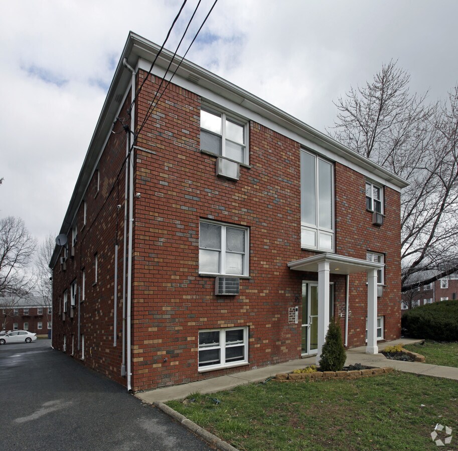Photo - 91 Belleville Ave Apartments