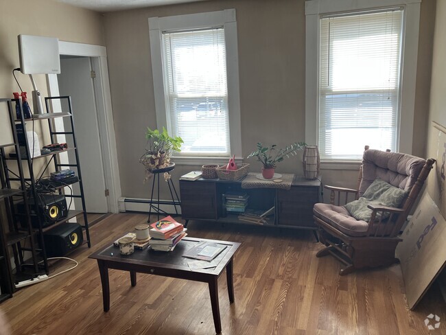 Building Photo - 273 Cardinal Medeiros Ave Unit 1 Rental