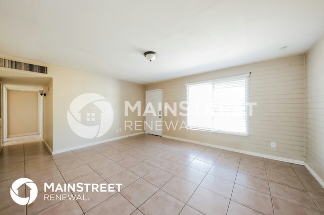 Photo - 4627 N 47th Dr