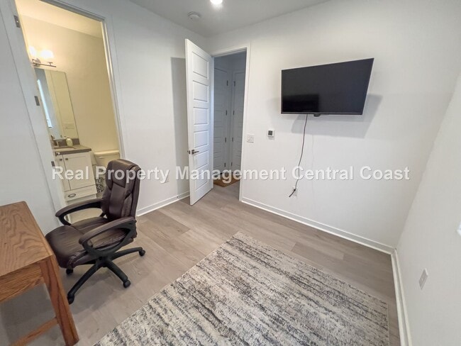 Photo - AVAILABLE NOW -  1 or 2 Private Rooms in S...