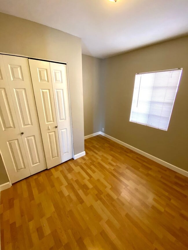 Photo - 4086 Thorn St
