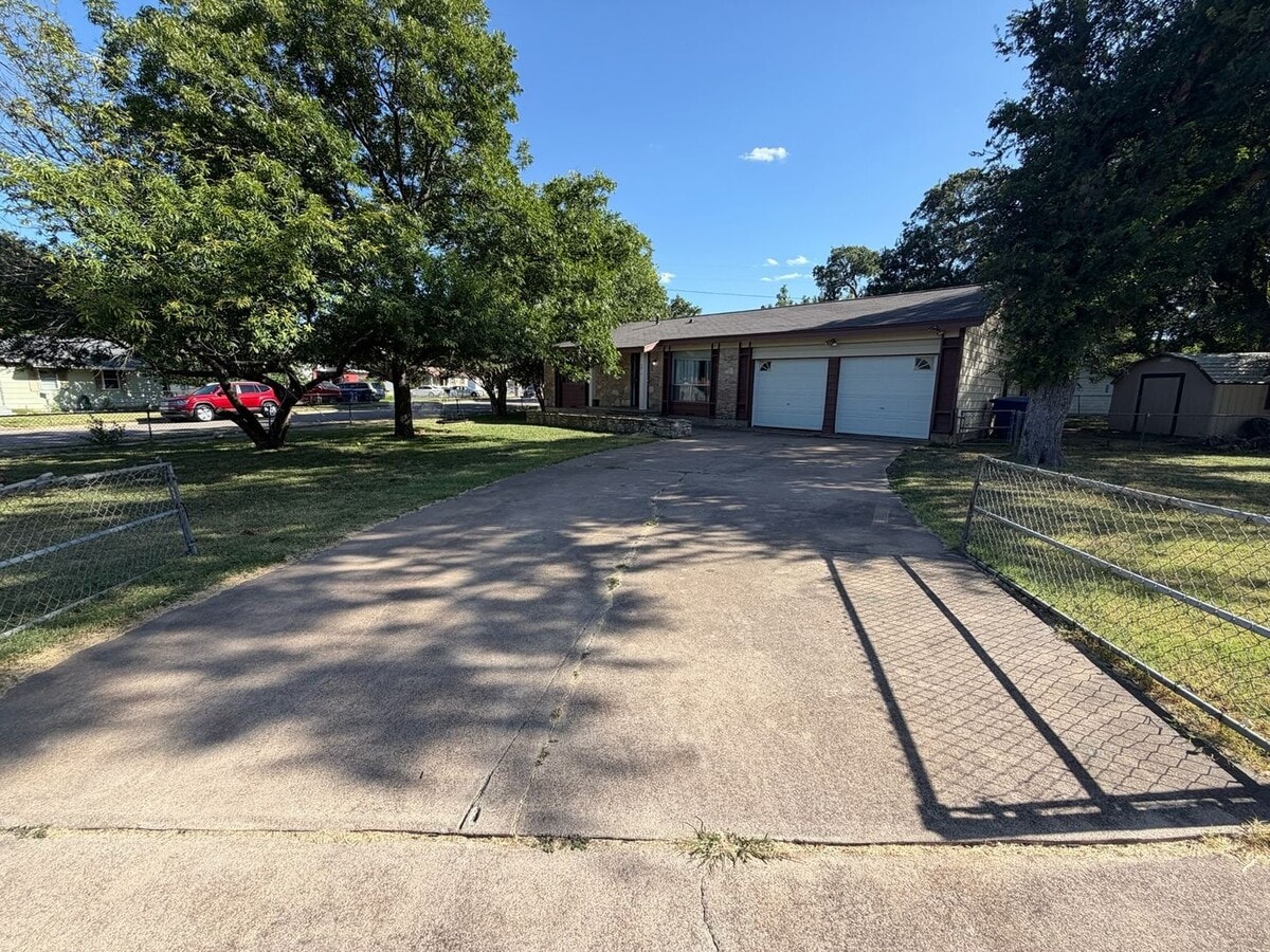 Photo - 3 Bdrm Home in Copperas Cove on a Corner Lot