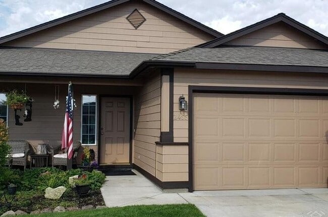 Photo - CHECK OUT THIS RECENTLY UPDATED SINGLE-FAMILY HOME IN NORTH REDMOND!