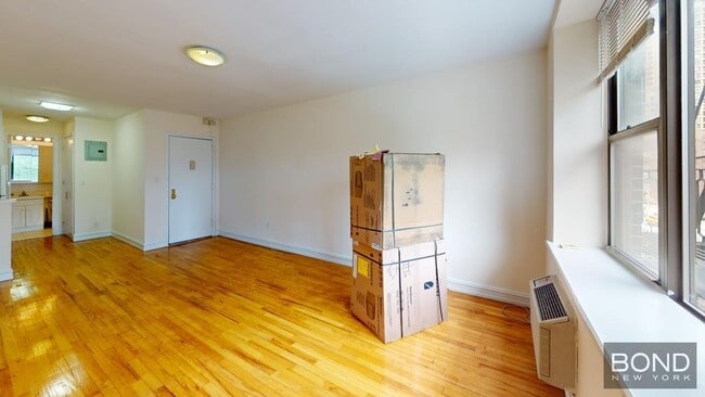 Building Photo - 238 E 36th St Unit 3G Rental