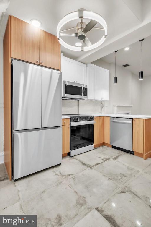 Building Photo - 1823 S Broad St Unit 1