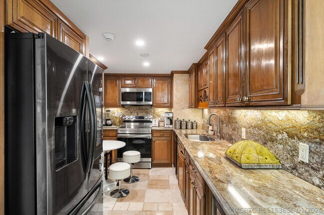 5600 N Flagler Dr Unit 605