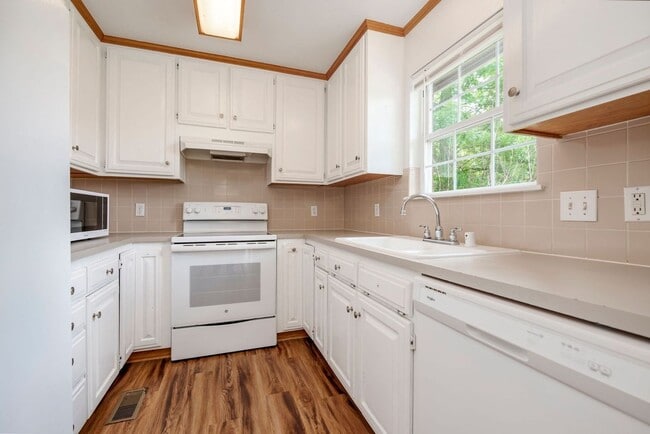 Photo - Spacious Bentonville Duplex!