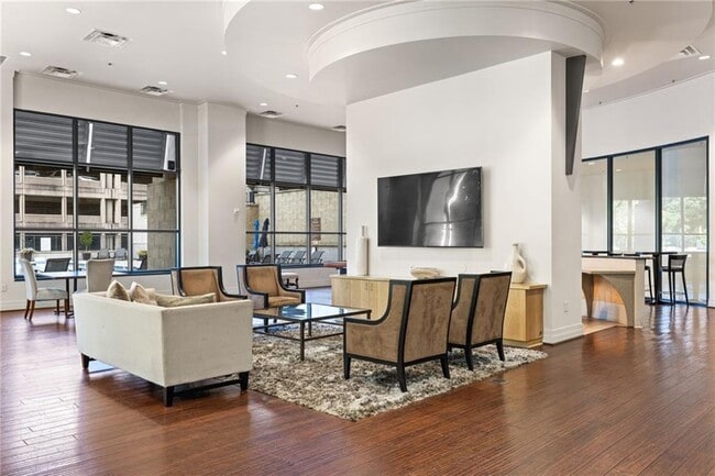 Photo - 3040 Peachtree Rd NW Unit 605