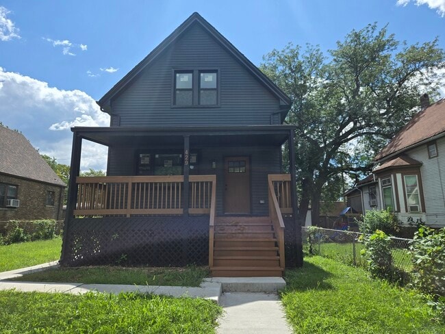 Building Photo - 429 W 102nd Pl