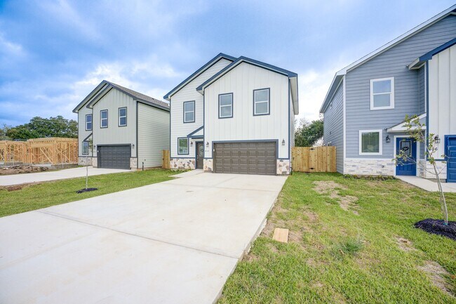 Photo - 410 N 4th St