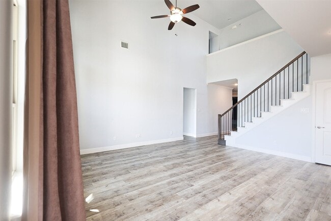 Photo - 317 Monument Hill Dr