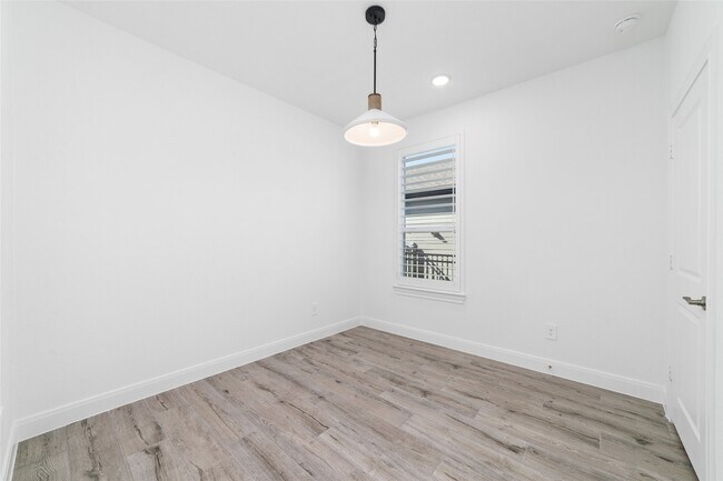 Photo - 14435 Gdn Grv Ct