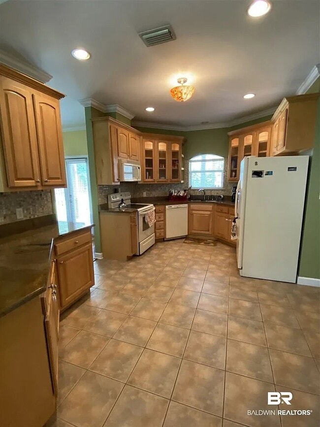 Photo - 106 Riveroaks Dr