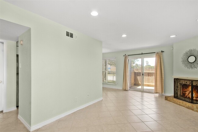 Photo - 3220 69th St Unidad B6