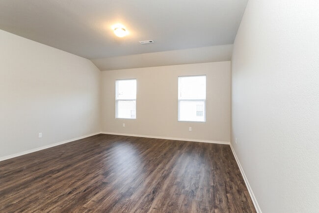 Photo - 2048 Bentwood Dr