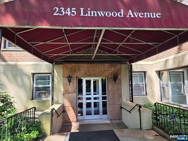 Photo - 2345 Linwood Ave Unit LG
