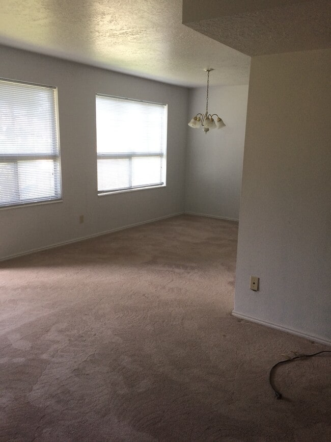 Photo - 161 W 950 S