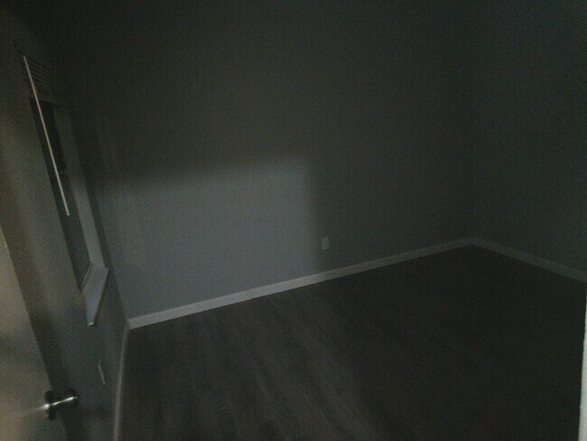 Photo - Townhomes 2 beds with den.  MOVE IN TODAY