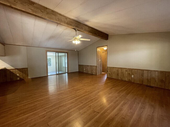 Photo - 9384 Lott Rd