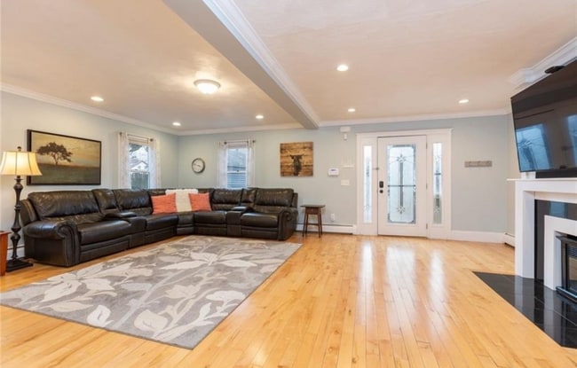 Photo - 32 Pilgrim Ave